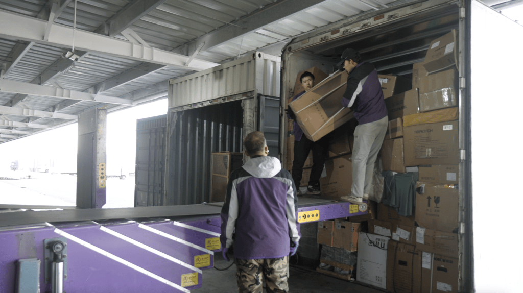 財經(jīng)聚焦丨共享電商發(fā)展紅利——“包郵區(qū)”服務(wù)升級持續(xù)“西進”觀察