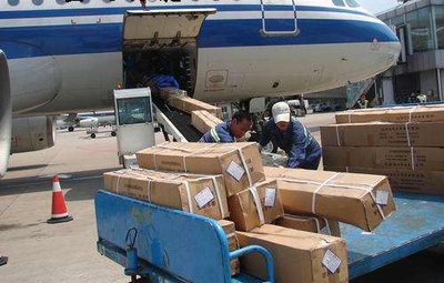 淺談國際空運與國際空運專線的區(qū)別 企業(yè)需看清打包服務(wù)再選擇